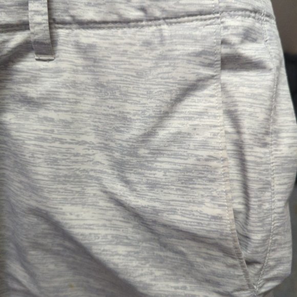 Greg Norman moisture wicking shirts size 40 waist - Picture 7 of 8